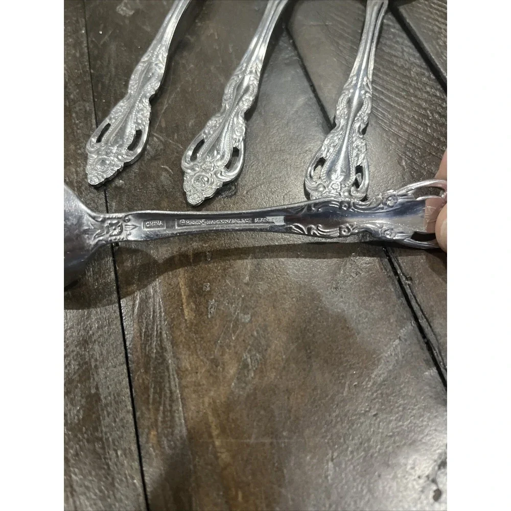 Reed & Barton Select BAROQUE Set 4 Teaspoons Spoon‎ Stainless Flatware Flowers